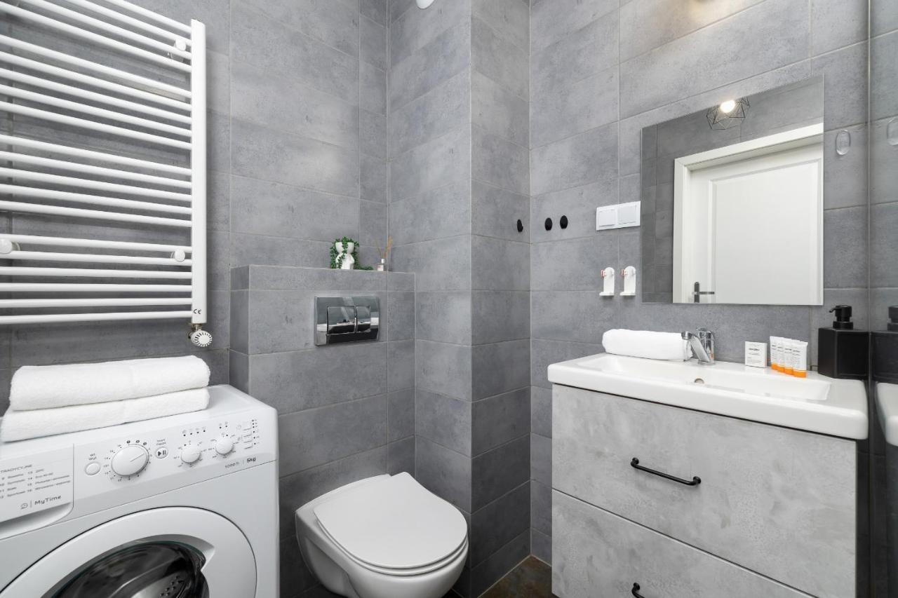 Comfy Apartment Pachonskiego With Parking In Krakow By Noclegi Renters Exterior photo